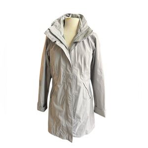 Patagonia M women’s cream parka jacket